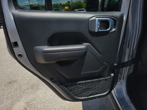 Used 2021 Jeep Wrangler Unlimited Sport AWD/4WD image 9