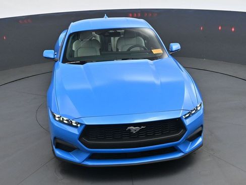 Used 2025 Ford Mustang Premium RWD image 30