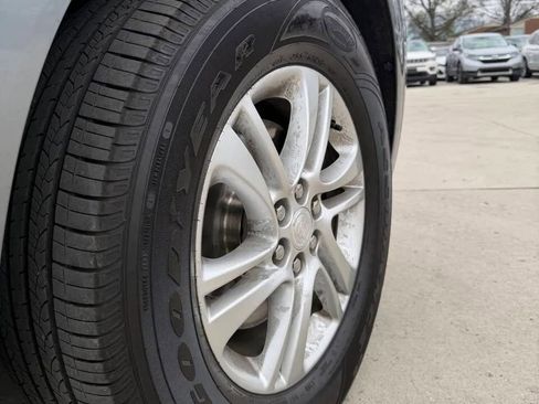 Used 2018 Buick Enclave Essence AWD/4WD image 20