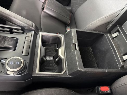 Used 2025 Toyota Tacoma SR5 AWD/4WD image 33