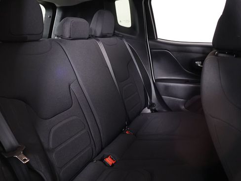 Used 2022 Jeep Renegade Latitude AWD/4WD image 31