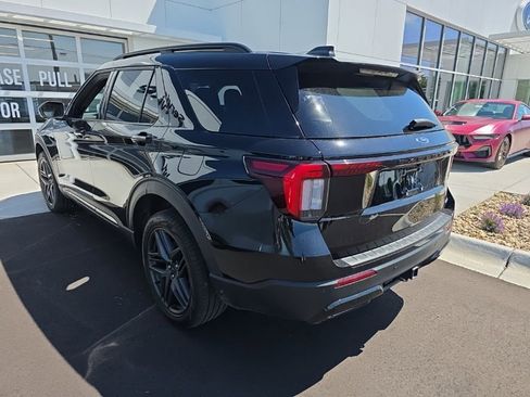 Used 2025 Ford Explorer ST-Line w/ ST-Line Street Pack AWD/4WD image 5