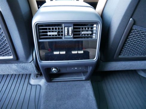 Used 2025 Porsche Cayenne image 13