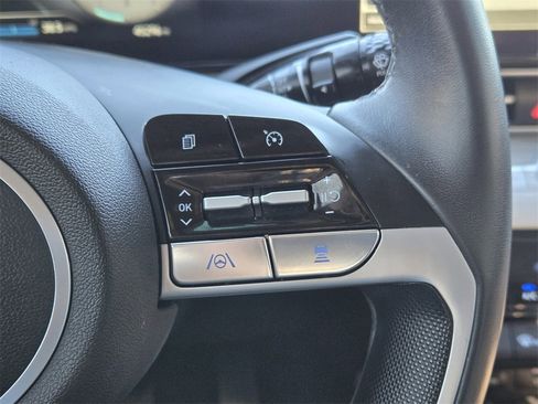 Used 2023 Hyundai Elantra Limited image 29