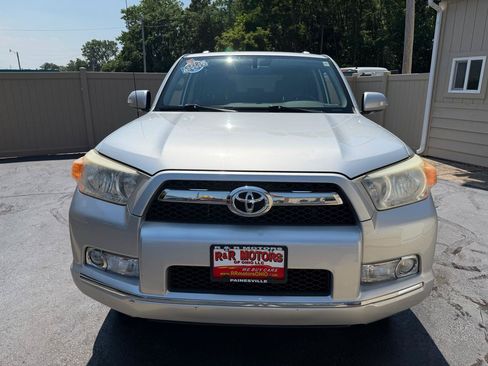 Used 2010 Toyota 4Runner SR5 AWD/4WD image 10