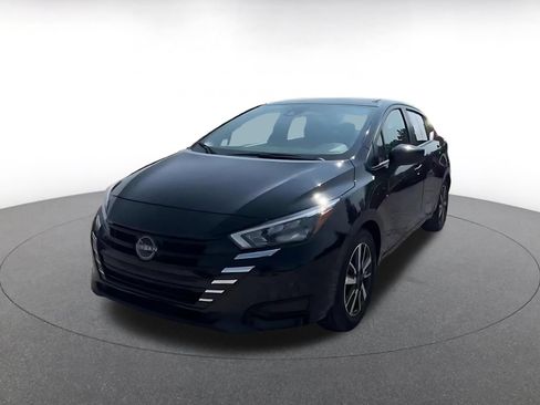 Used 2025 Nissan Versa SV FWD image 6