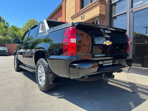 Used 2011 Chevrolet Avalanche LT AWD/4WD image 6