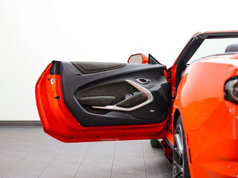 Used 2019 Chevrolet Camaro ZL1 image 17