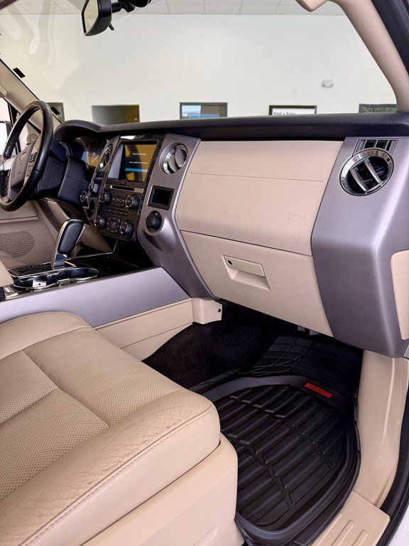 Used 2017 Ford Expedition Limited RWD image 11