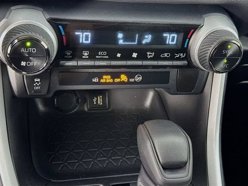 Used 2024 Toyota RAV4 AWD Hybrid image 19