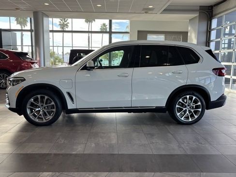 Used 2021 BMW X5 xDrive45e w/ Premium Package image 10