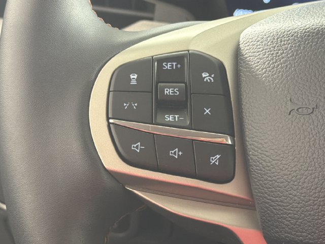 Used 2026 Ford Explorer Active RWD image 12