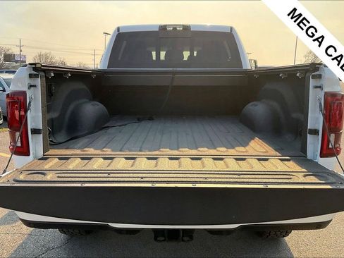 Used 2025 RAM 2500 Laramie AWD/4WD image 32
