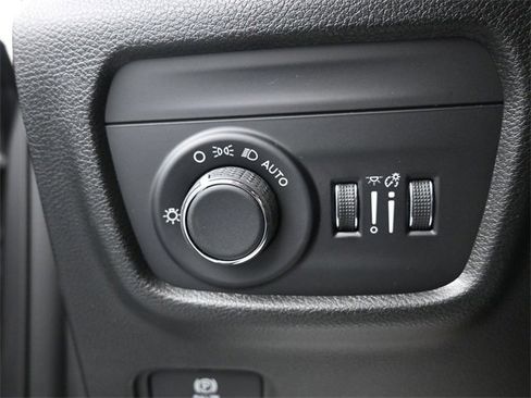 New 2025 Jeep Grand Cherokee Laredo image 12