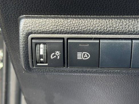 Used 2019 Toyota Corolla SE FWD image 30