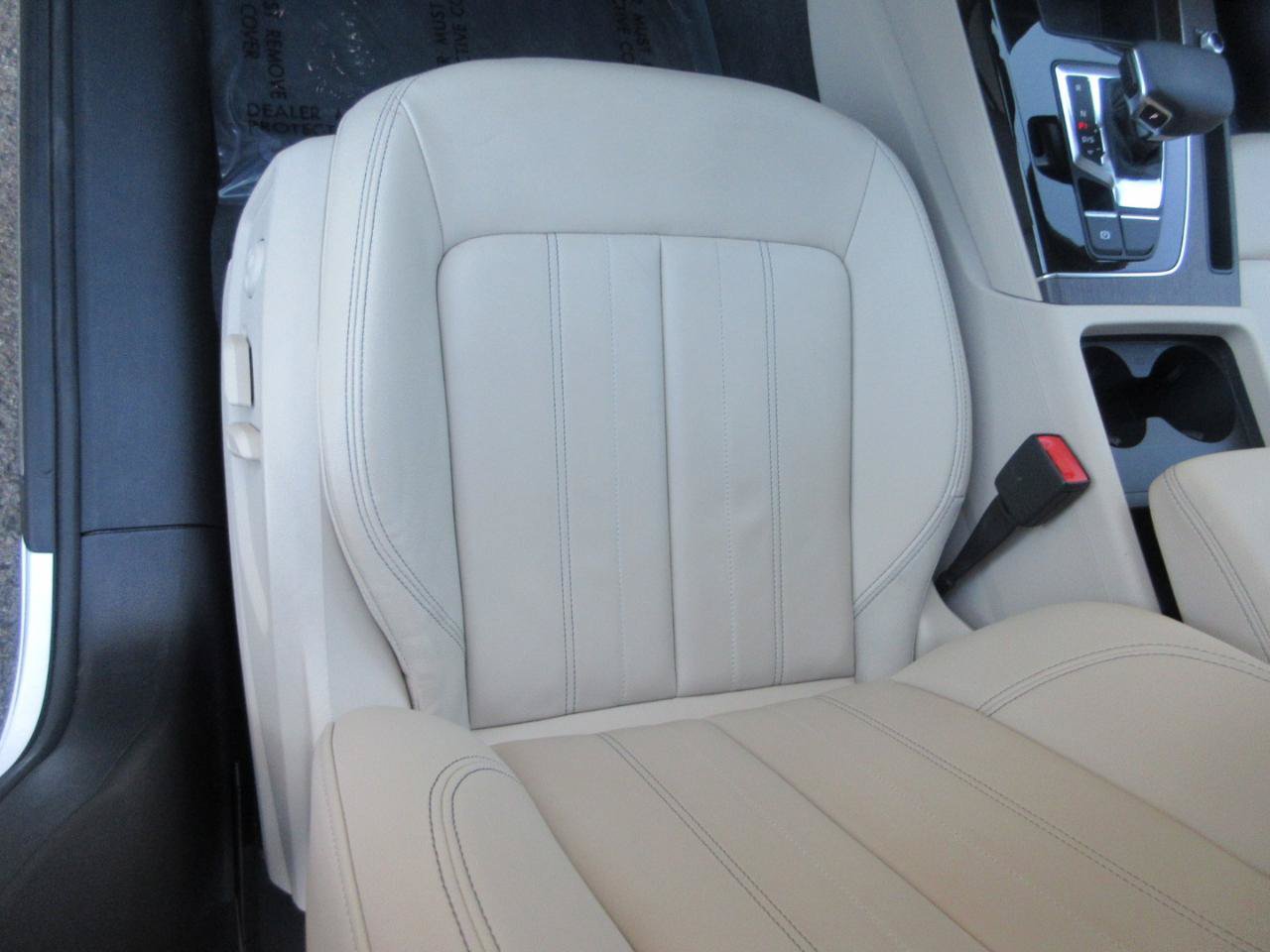 Used 2023 Audi Q5 2.0T Premium w/ Convenience Package AWD/4WD image 12