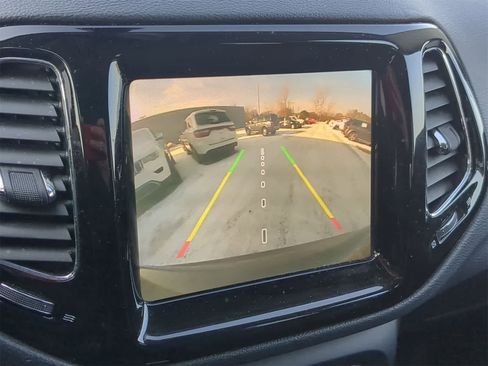 Certified 2019 Jeep Compass Limited image 28