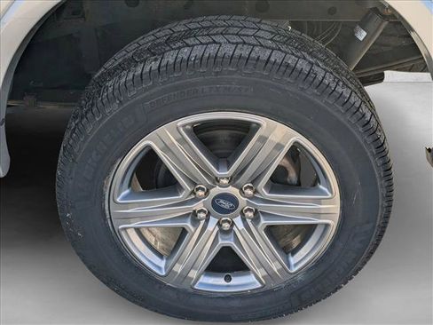 Used 2018 Ford F150 Lariat w/ Equipment Group 502A Luxury image 25
