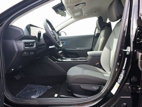 New 2025 Kia K4 LXS image 13