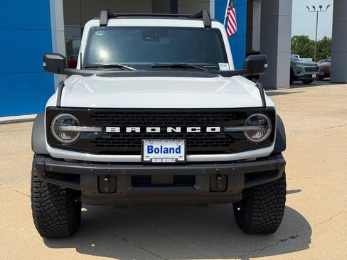 Used 2023 Ford Bronco Wildtrak image 11