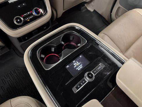 Used 2020 Lincoln Navigator Reserve w/ Equipment Group 208A Reserve AWD/4WD image 19