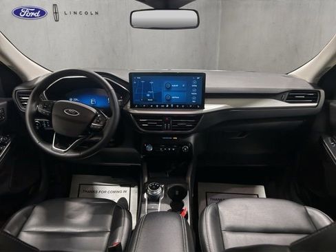Certified 2025 Ford Escape Platinum AWD/4WD image 2