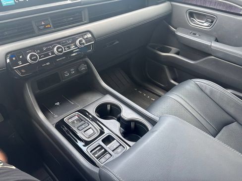 Used 2023 Honda Pilot Elite image 25