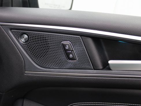 Used 2024 Ford Edge Titanium image 30