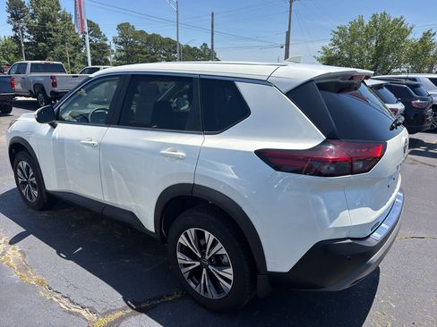 Used 2023 Nissan Rogue SV FWD image 6