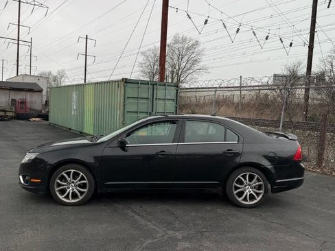 Used 2010 Ford Fusion SE FWD image 4