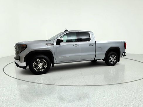 Used 2023 GMC Sierra 1500 SLE w/ Enhanced Capability Package AWD/4WD image 3