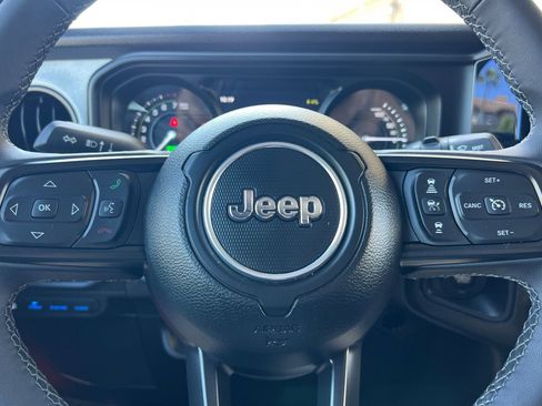 Used 2025 Jeep Wrangler Unlimited Sport S 4xe AWD/4WD image 23