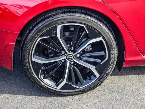 Used 2023 Nissan Altima 2.5 SR w/ SR Premium Package image 9