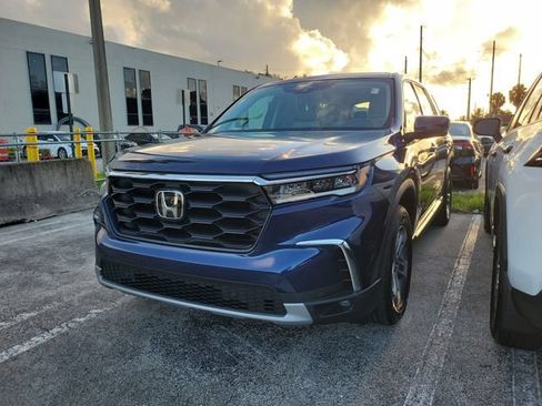 Used 2025 Honda Pilot EX-L image 2