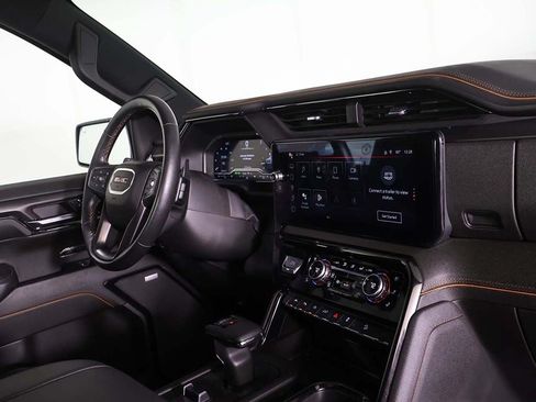 Used 2024 GMC Sierra 1500 AT4 w/ Technology Package AWD/4WD image 32