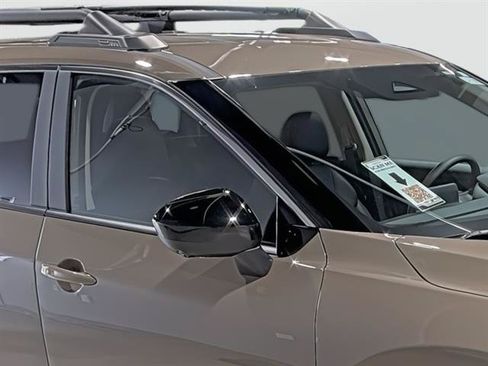 Used 2025 Nissan Rogue SV AWD/4WD image 16