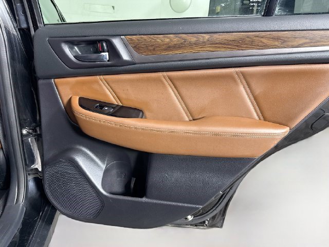 Used 2017 Subaru Outback 2.5i Touring w/ Popular Package #5A AWD/4WD image 27