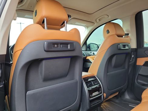 Used 2019 BMW X7 xDrive40i w/ Premium Package image 17