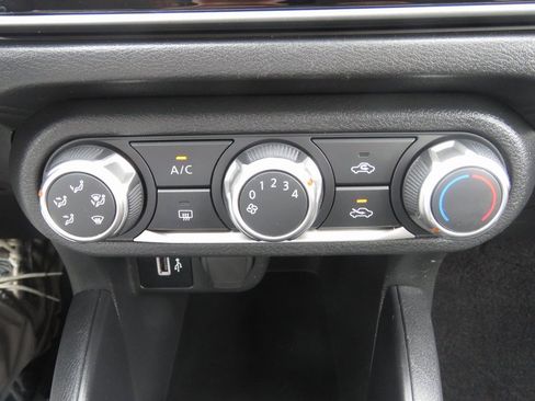 Used 2023 Nissan Versa S w/ S Plus Package image 25