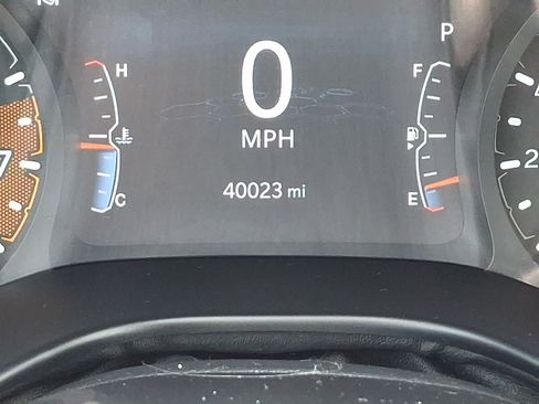 Used 2023 Jeep Compass Latitude w/ Convenience Group AWD/4WD image 19