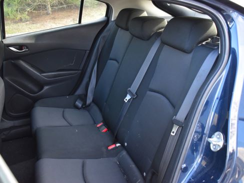 Used 2016 MAZDA MAZDA3 i Sport image 4