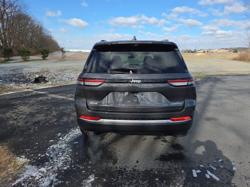 New 2026 Jeep Grand Cherokee Limited w/ Luxury Tech Group II AWD/4WD image 4