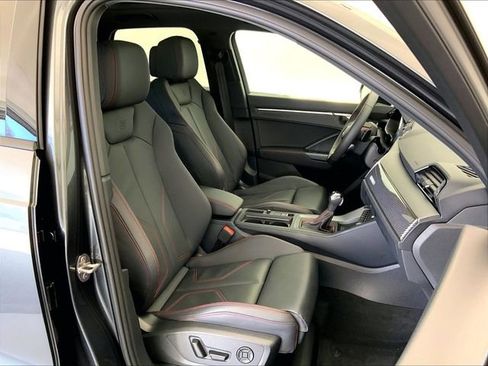 Certified 2025 Audi Q3 2.0T Premium Plus w/ Premium Plus Package image 7