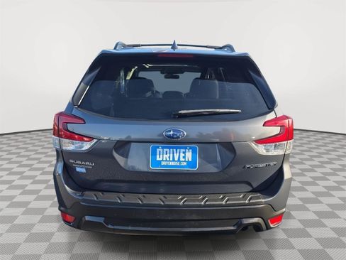 Used 2020 Subaru Forester Premium AWD/4WD image 5