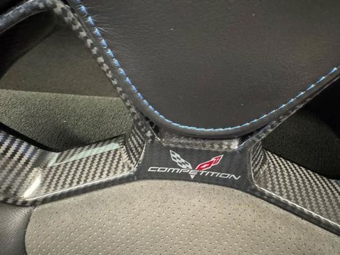 Used 2018 Chevrolet Corvette Z06 w/ Carbon 65 Edition RWD image 18