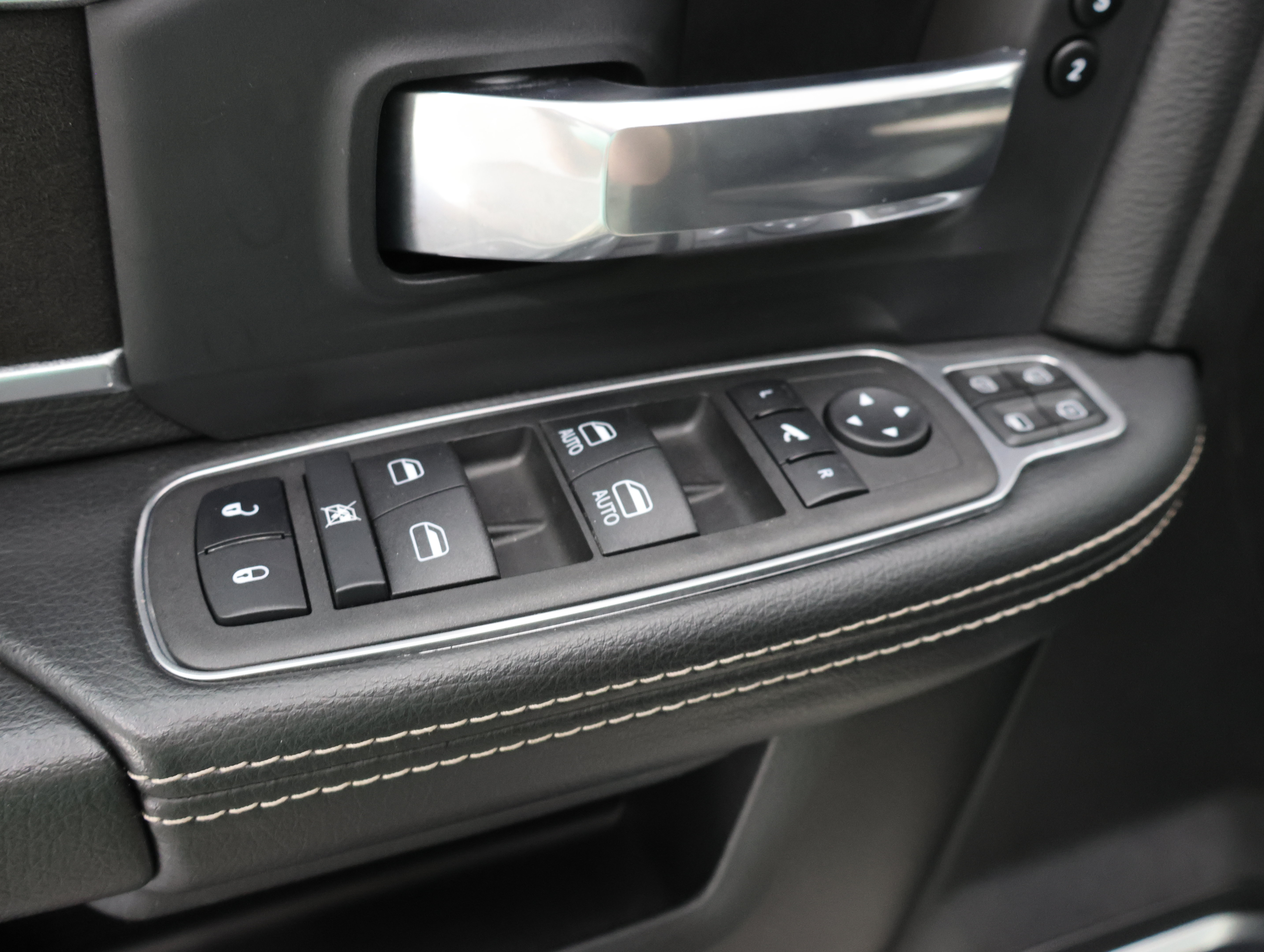 Used 2024 RAM 2500 Laramie AWD/4WD image 44