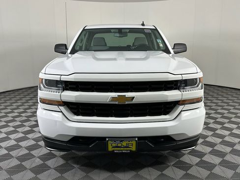 Used 2018 Chevrolet Silverado 1500 Custom w/ Custom Value Package image 12