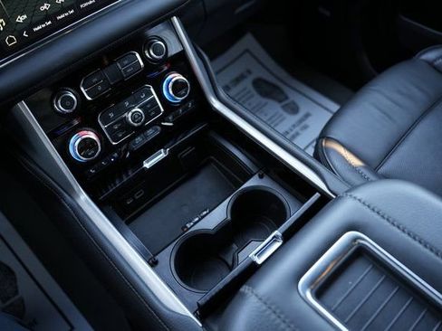 Used 2022 GMC Yukon Denali image 30