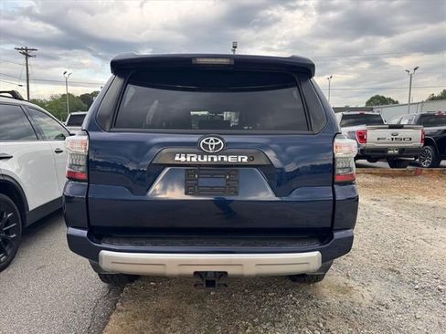 Used 2018 Toyota 4Runner TRD Off-Road Premium AWD/4WD image 6