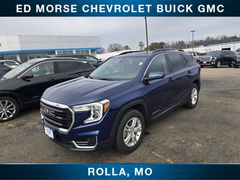 Used 2023 GMC Terrain SLE w/ Driver Convenience Package image 7